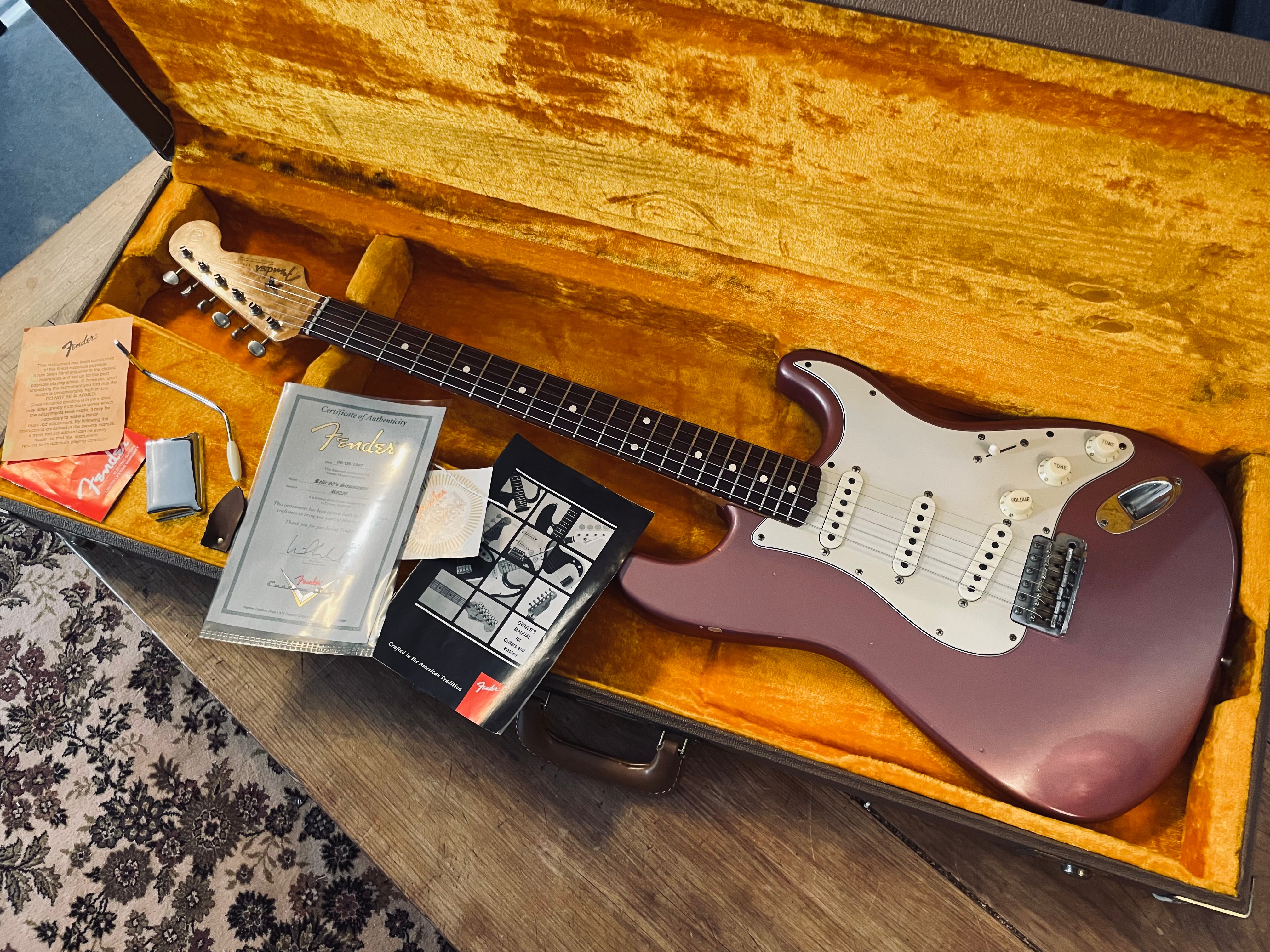 1997 – FENDER CS STRATOCASTER CUNETTO -en ligne !